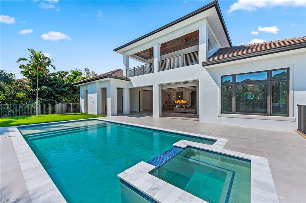 3280 Crayton Road Naples, FL 34103 - Photo 33 of 37