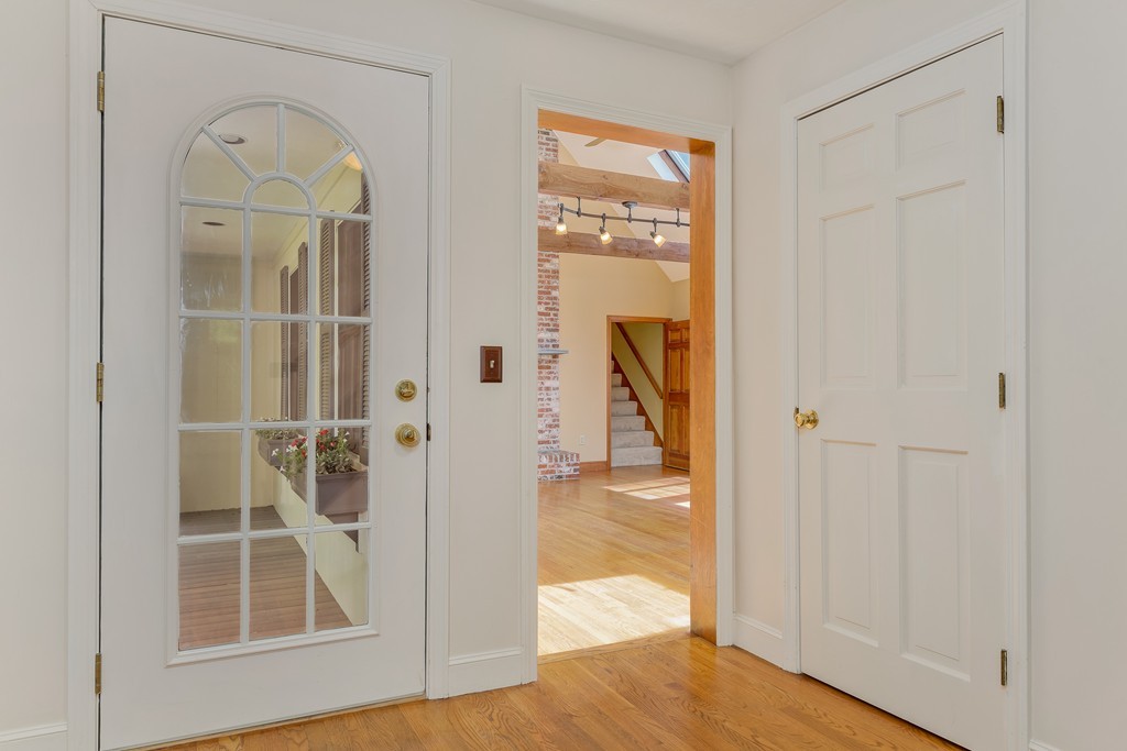 14 Gibbon Road Hopkinton, MA 01748 - Photo 3 of 29 Gallery Image 3