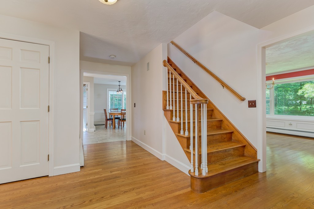 14 Gibbon Road Hopkinton, MA 01748 - Photo 4 of 29 Gallery Image 4
