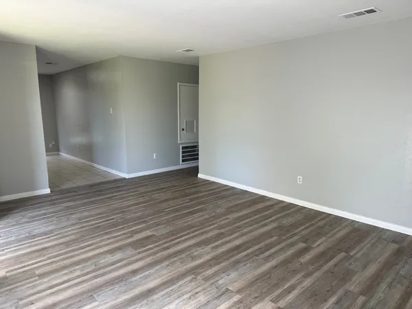 $1,700 | 221 Austin Street, Angleton, TX 77515