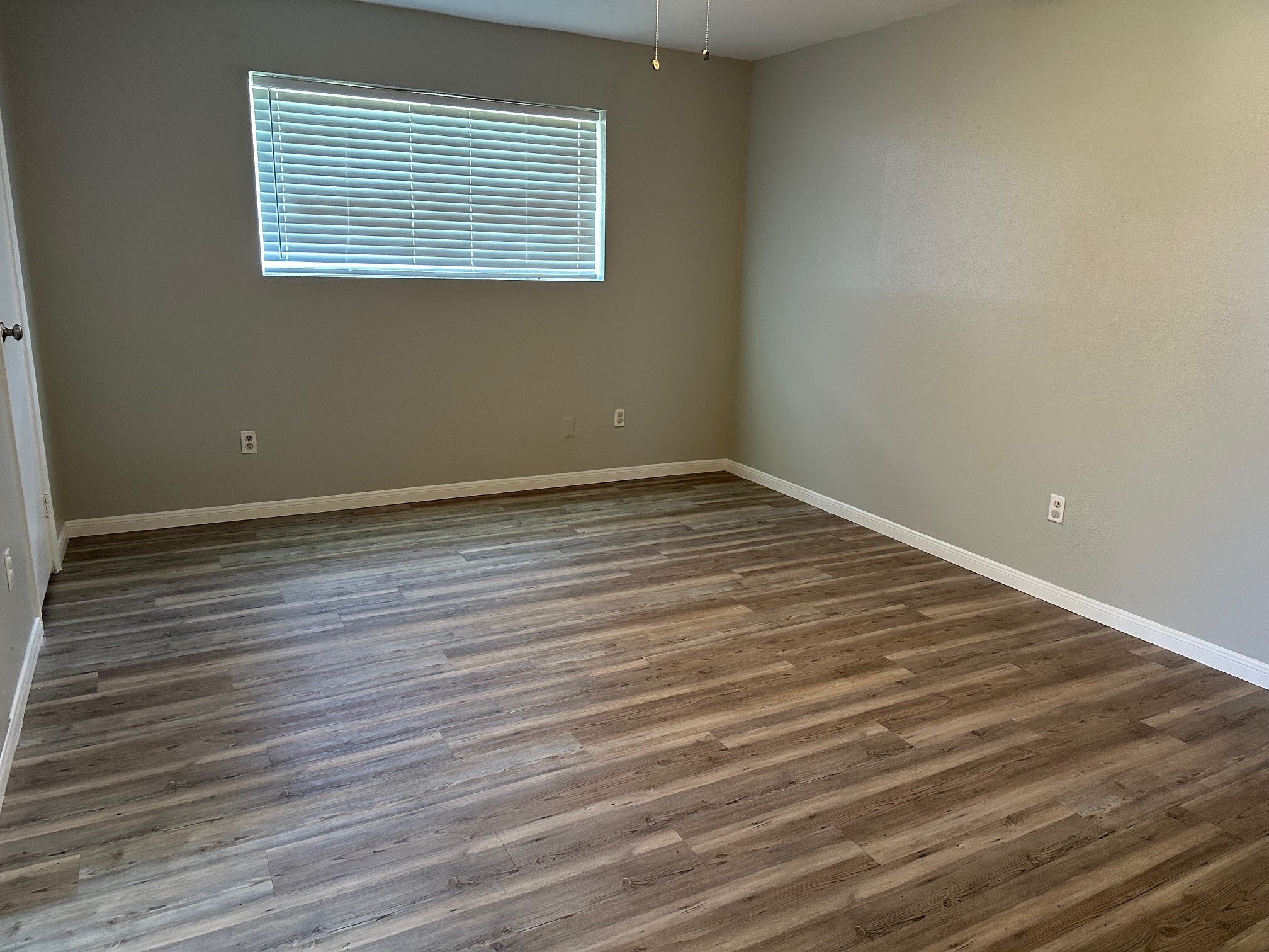 221 Austin Street Angleton, TX 77515 - Photo 8 of 9