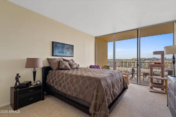 $430,000 | 207 West Clarendon Avenue, Unit F6, Phoenix, AZ 85013