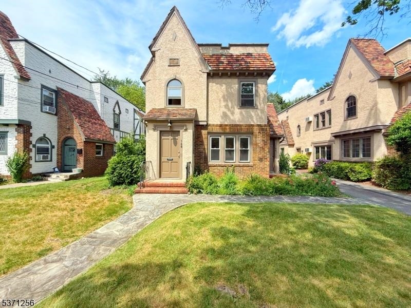 166 Washington Place Ridgewood, NJ 07450 - Photo 11 of 12