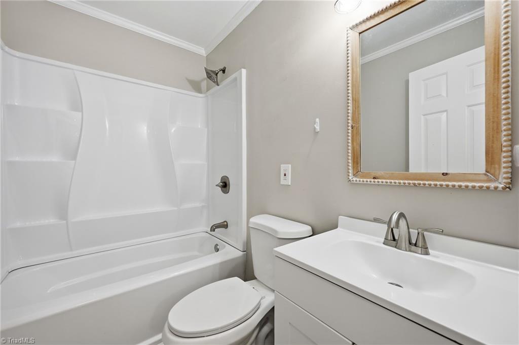 314 Canterbury Road High Point, NC 27262 - Photo 17 of 37