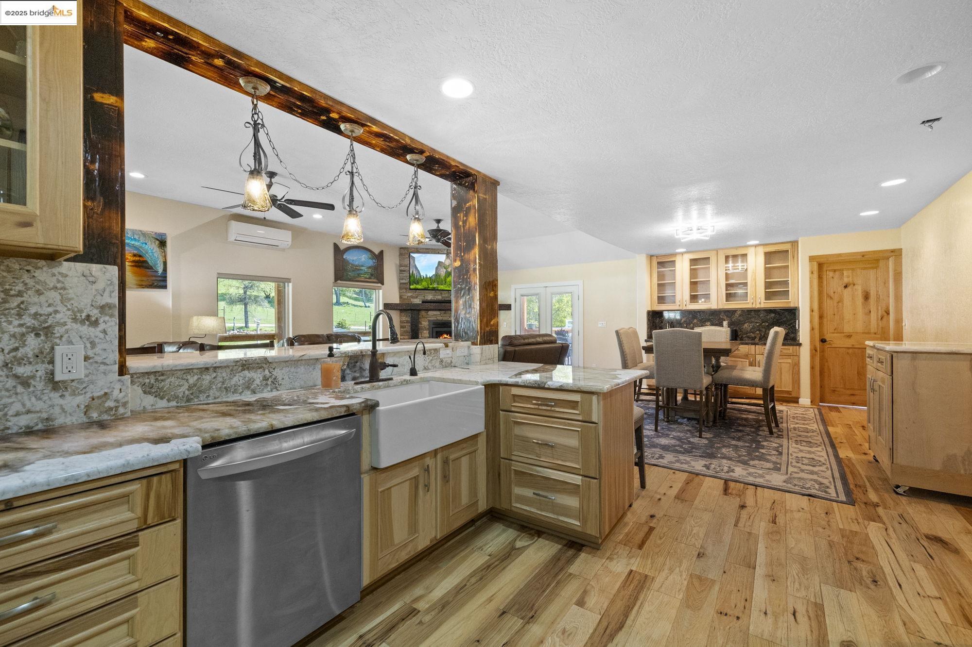18060 Rob-Ric Road Sonora, CA 95370 - Photo 15 of 52 a kitchen with lots of counter top space
