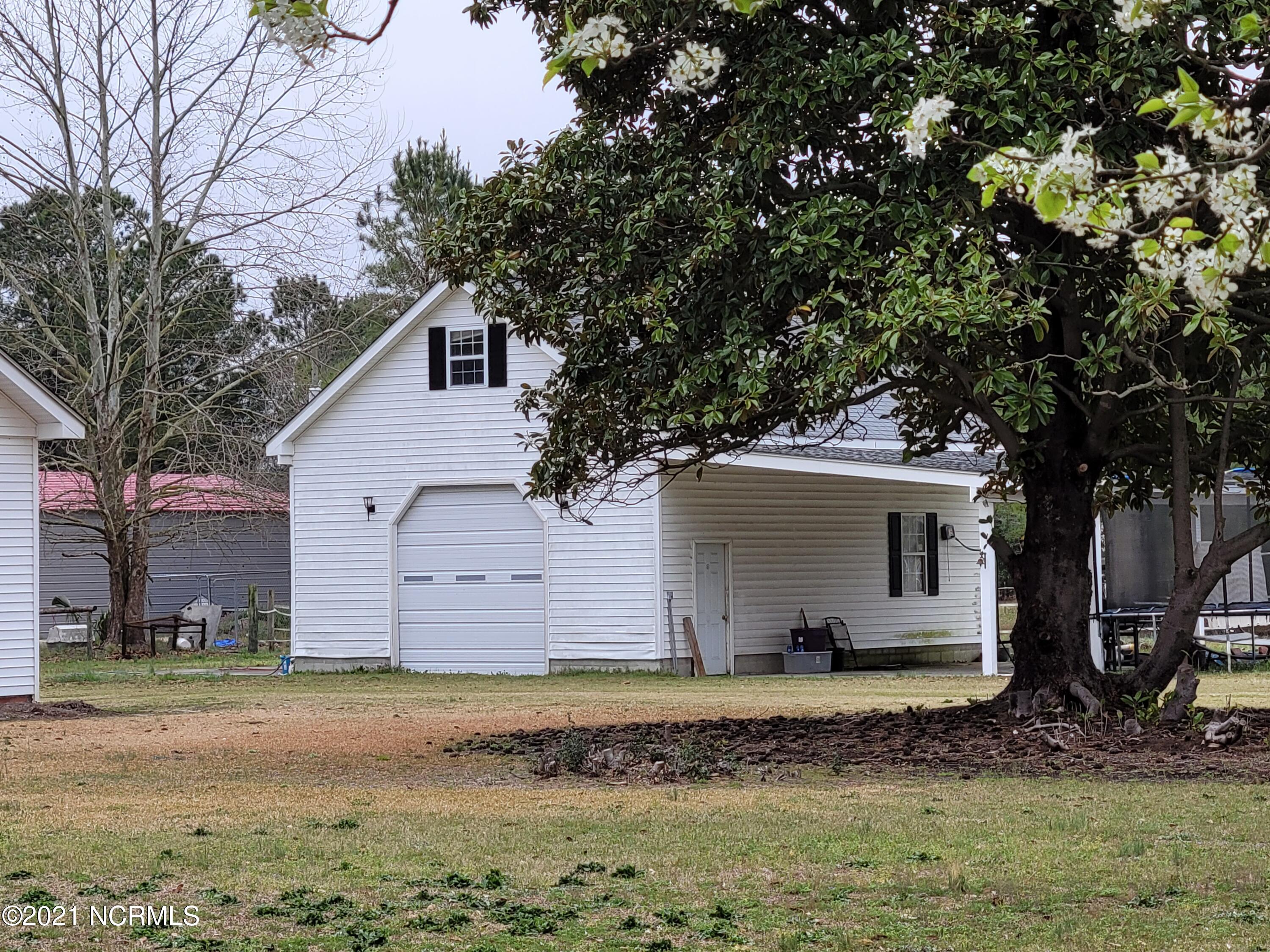 98 Luther Brisson Road Bladenboro, NC 28320 - Photo 7 of 12 20210317_165502