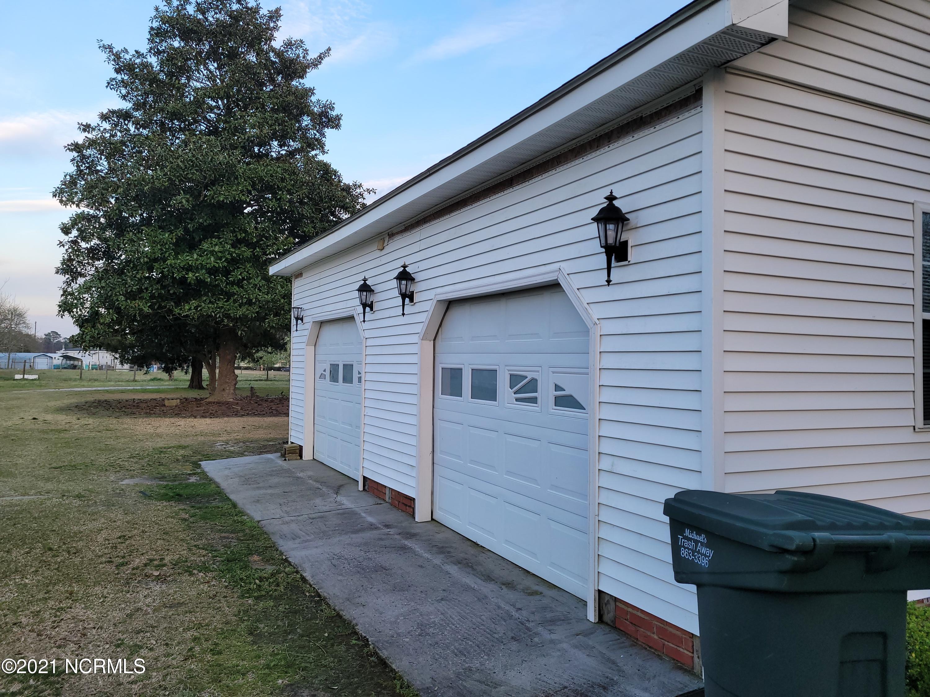 98 Luther Brisson Road Bladenboro, NC 28320 - Photo 8 of 12 20210324_190423