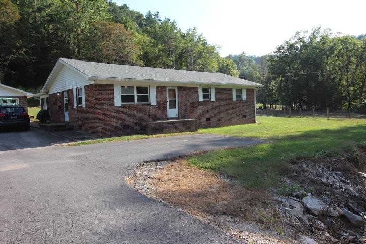 852 Wears Valley Road Townsend, TN 37882 - Photo 2 of 35 Gallery Image 2