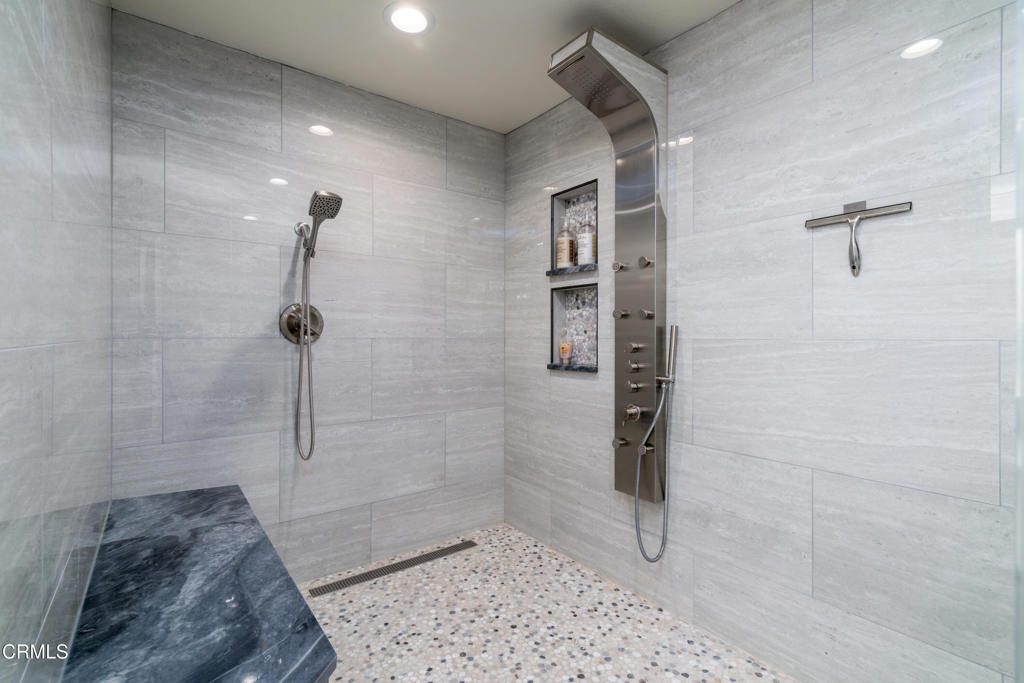 117 Santa Cruz Avenue Oxnard, CA 93035 - Photo 19 of 35 a bathroom with a shower