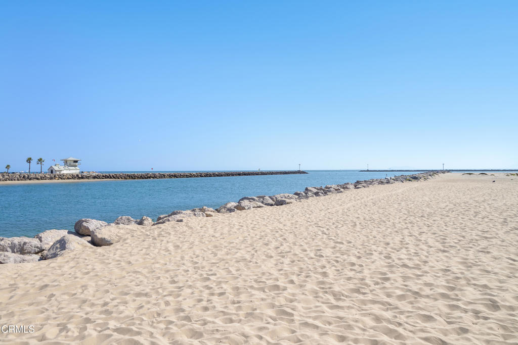 117 Santa Cruz Avenue Oxnard, CA 93035 - Photo 34 of 35