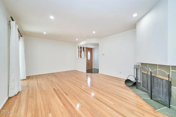 $5,200 | 5212 New York Avenue, La Crescenta, CA 91214