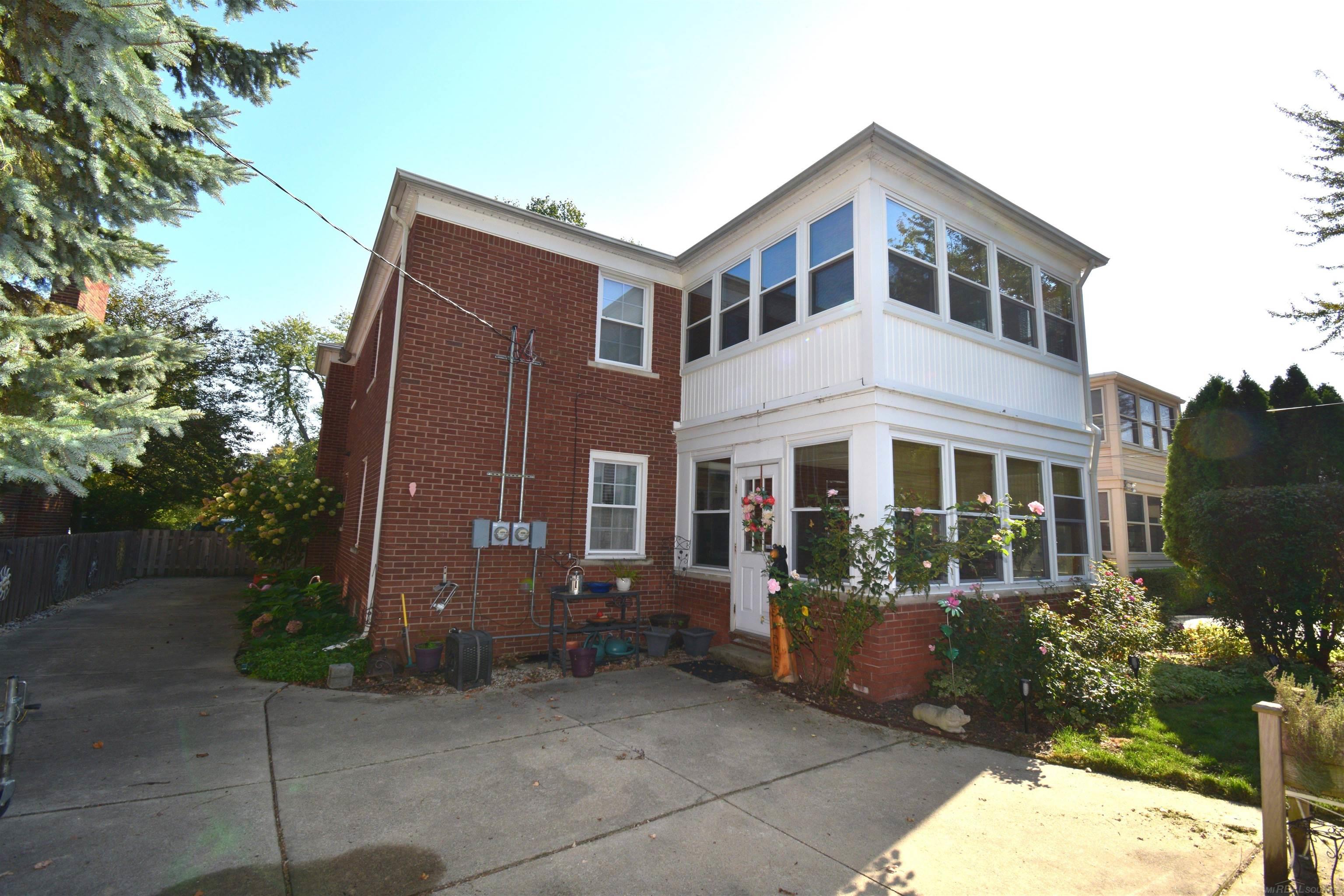 855 Harcourt Road Grosse Pointe, MI 48230 - Photo 57 of 68 50125193-56.JPG