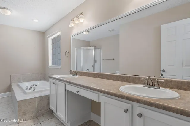 $2,250 | 1517 Porpoise Street, Ocean Springs, MS 39564