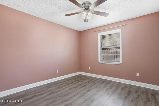 $2,250 | 1517 Porpoise Street, Ocean Springs, MS 39564