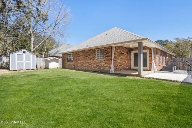 $2,250 | 1517 Porpoise Street, Ocean Springs, MS 39564