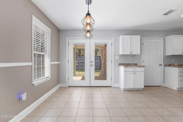 $2,250 | 1517 Porpoise Street, Ocean Springs, MS 39564