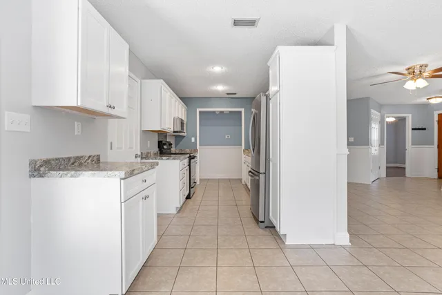 $2,250 | 1517 Porpoise Street, Ocean Springs, MS 39564