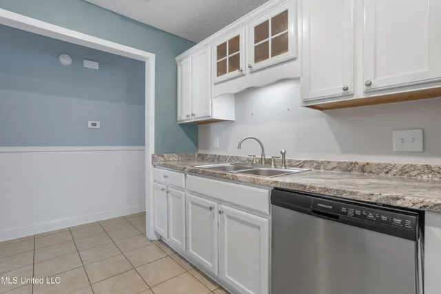 $2,250 | 1517 Porpoise Street, Ocean Springs, MS 39564