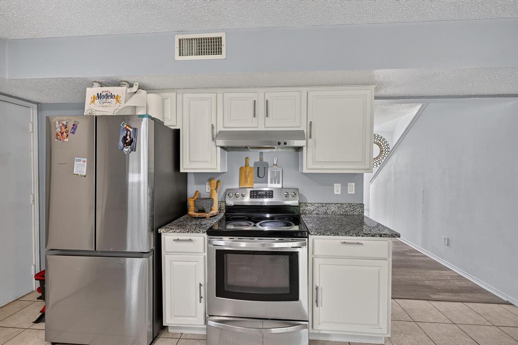 1626 Lyon Street Lancaster, TX 75134 - Photo 7 of 16