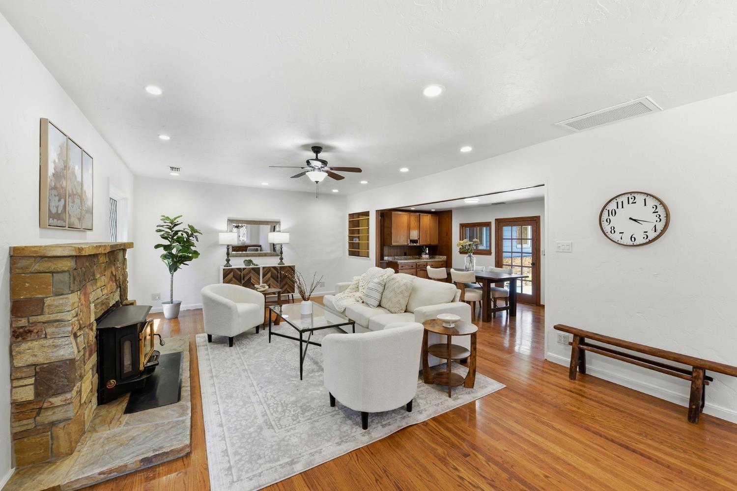 3012 Root Avenue Carmichael, CA 95608 - Photo 7 of 76