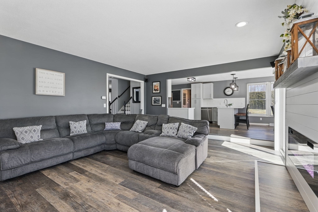 46 Autumn Ridge East Longmeadow, MA 01028 - Photo 9 of 42 Gallery Image 9