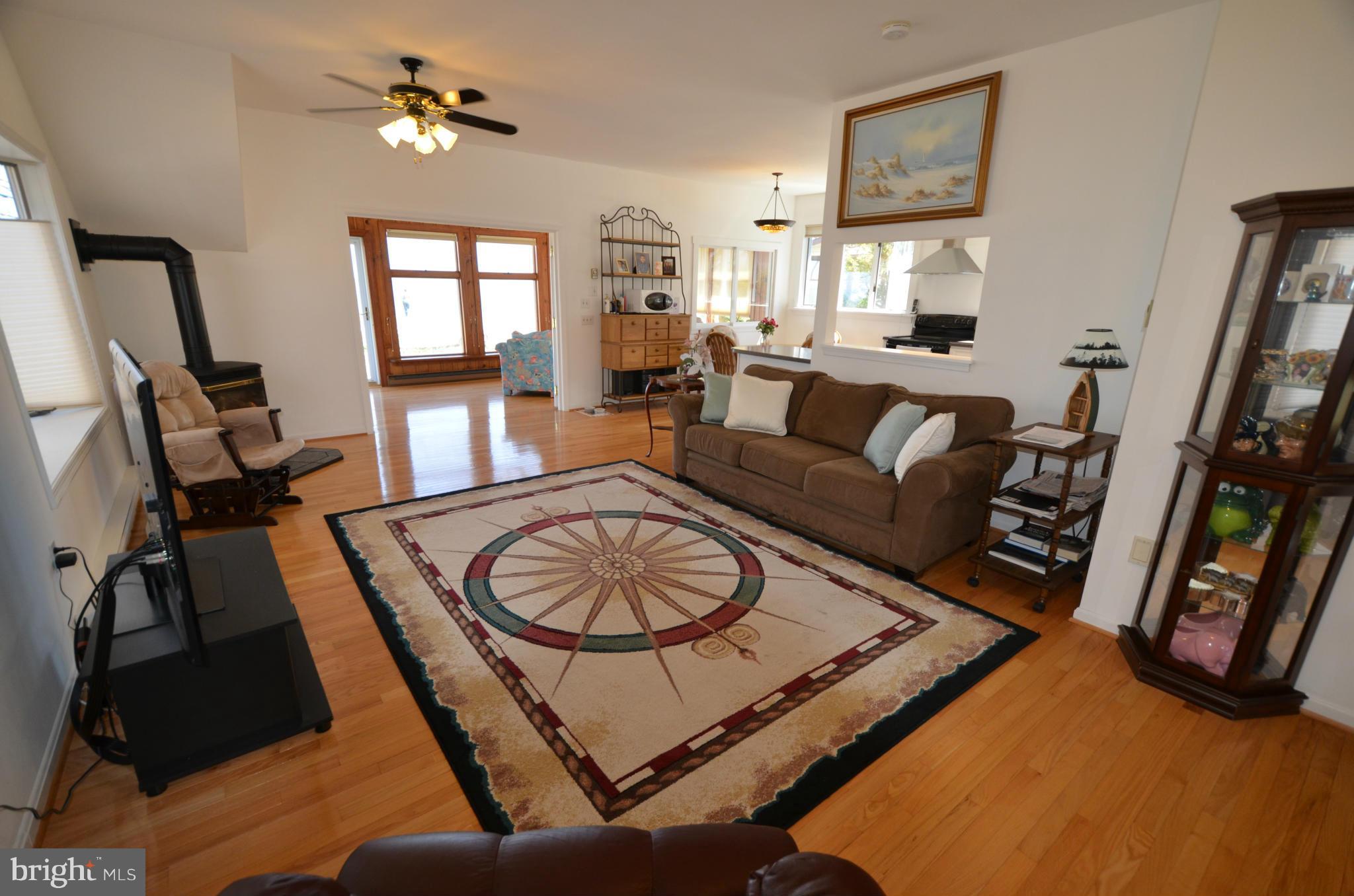 1716 Bayview Road Shady Side, MD 20764 - Photo 17 of 30 Living Room