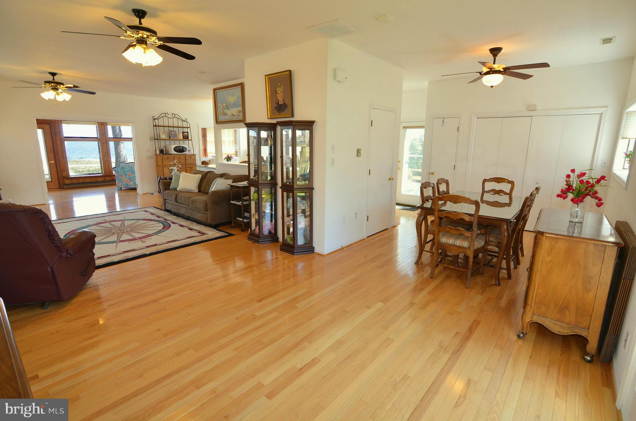 1716 Bayview Road Shady Side, MD 20764 - Photo 18 of 30 Living Room