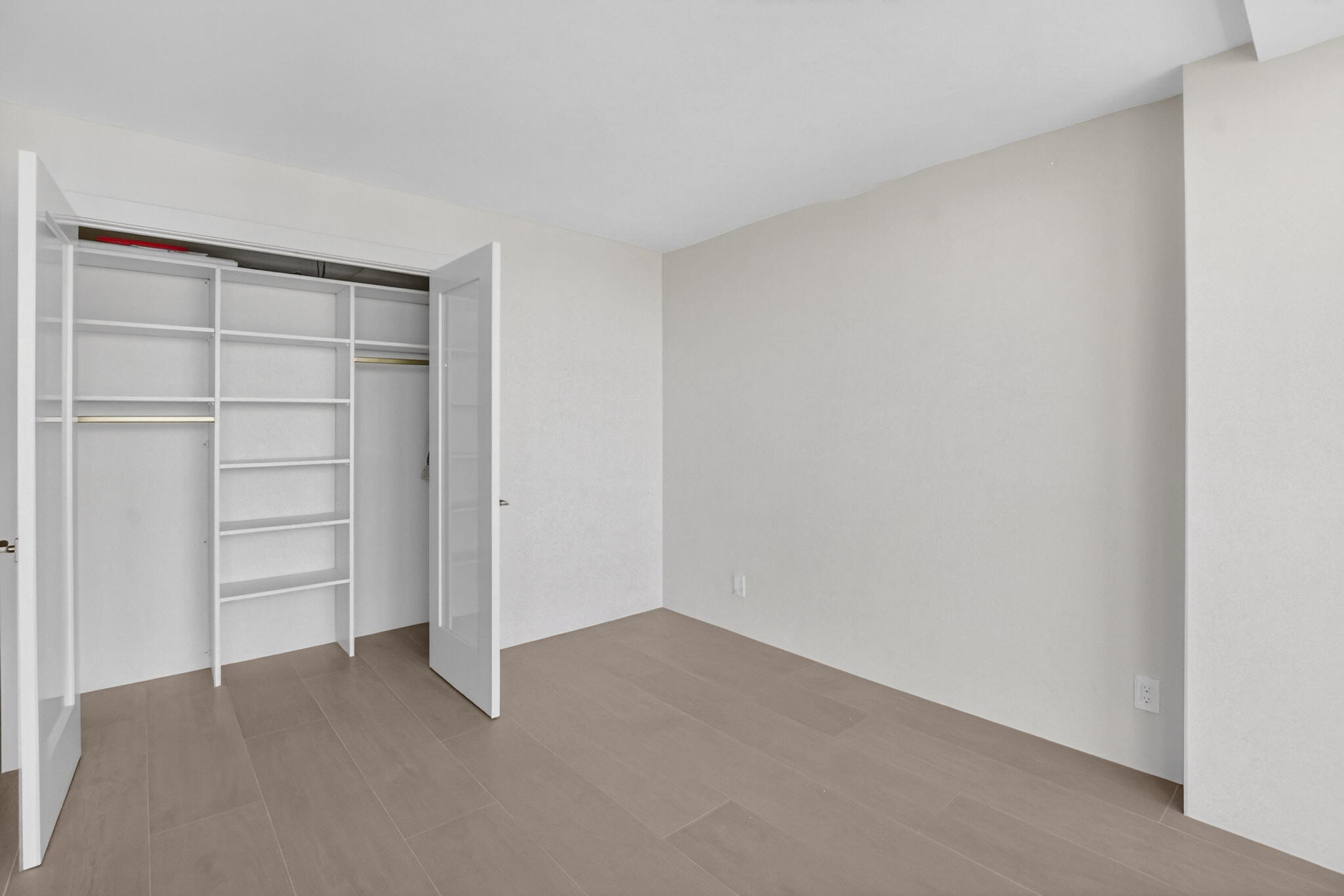 2800 South Ocean Boulevard, Unit 23C Boca Raton, FL 33432 - Photo 39 of 50 a view of an empty room