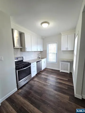 $2,850 | 438 Devon Street, Unit 2, Kearny, NJ 07032