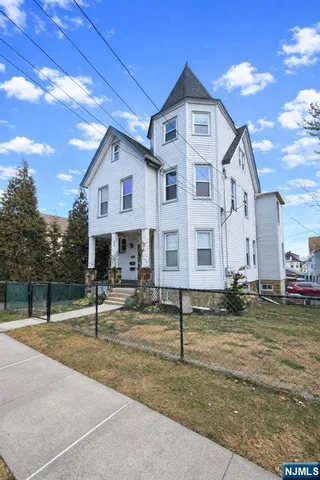 $2,850 | 438 Devon Street, Unit 2, Kearny, NJ 07032