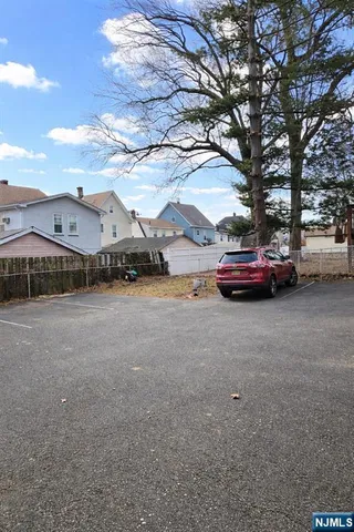 $2,850 | 438 Devon Street, Unit 2, Kearny, NJ 07032