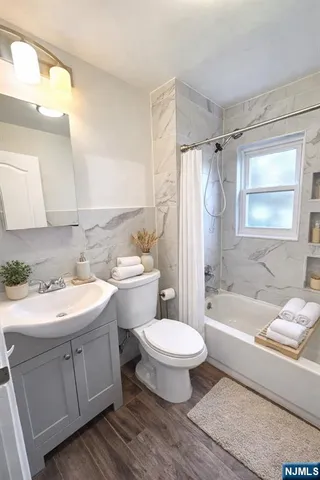 $2,850 | 438 Devon Street, Unit 2, Kearny, NJ 07032