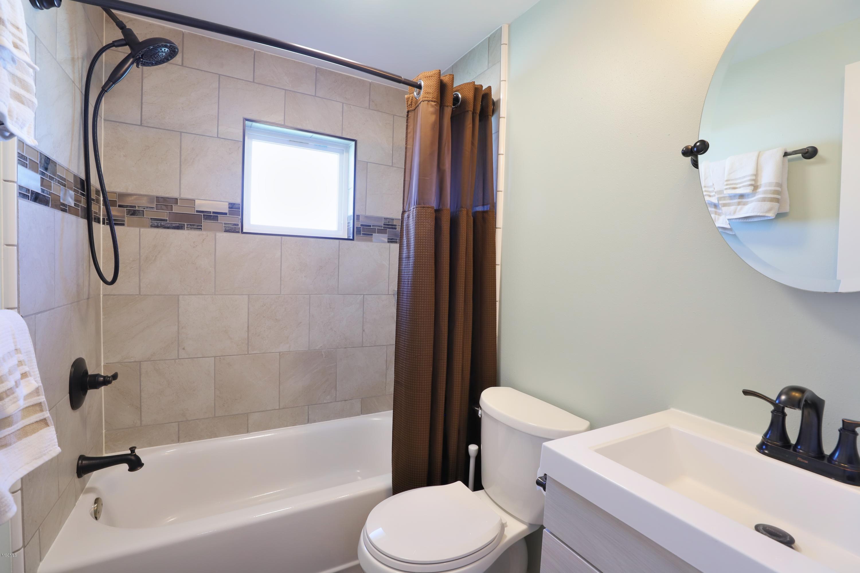 5601 Allen Road Vancleave, MS 39565 - Photo 14 of 35 Spare Bathroom