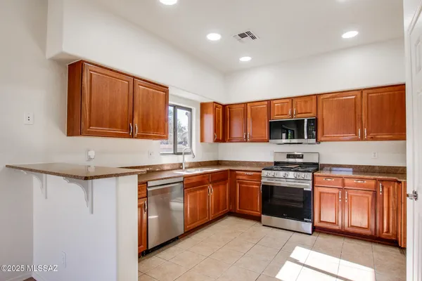 $309,000 | 262 East Calle Puente Lindo, Sahuarita, AZ 85629