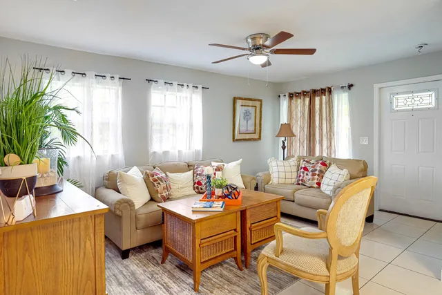 $3,100 | 441 20th Street, West Palm Beach, FL 33407