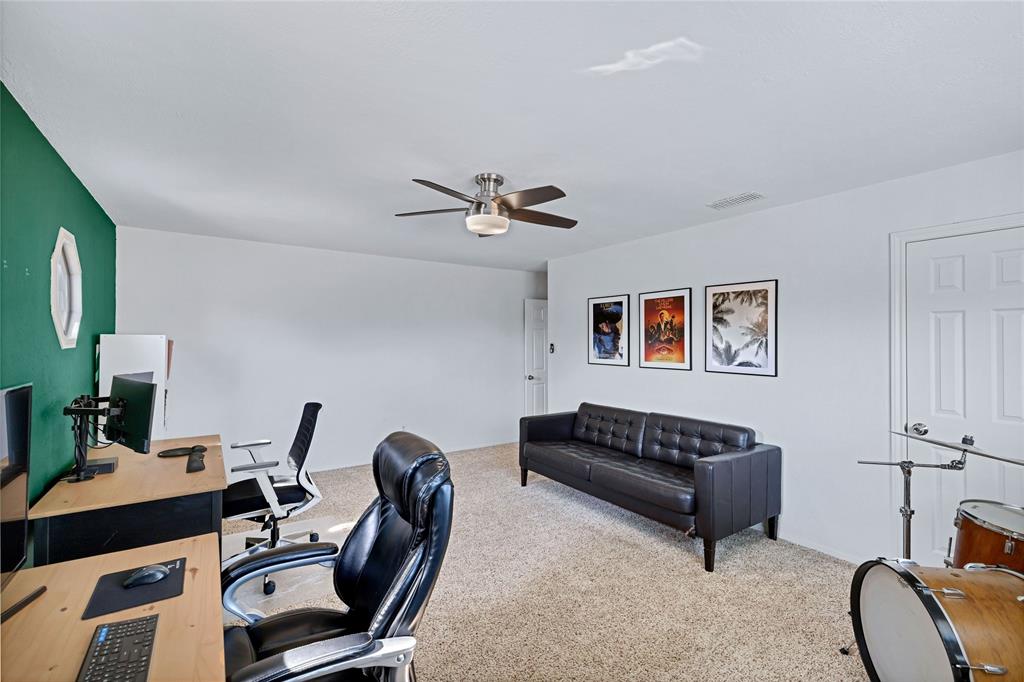 2609 Quail Ridge Irving, TX 75060 - Photo 24 of 39 a living room with furniture