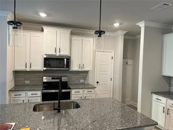 $2,090 | 4733 Cypress Pk Drive, Unit 4733, Gainesville, GA 30504