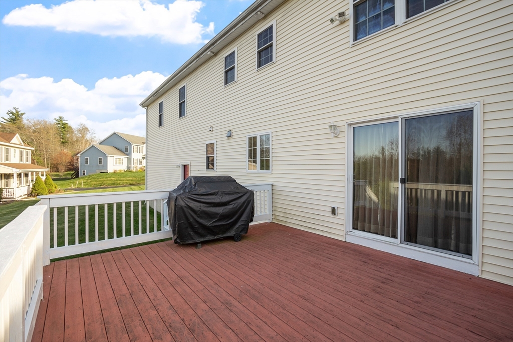 16 Windsor Road Shirley, MA 01464 - Photo 23 of 29