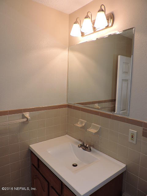1204 Halifax Road Jacksonville, FL 32216 - Photo 14 of 28 Master bath