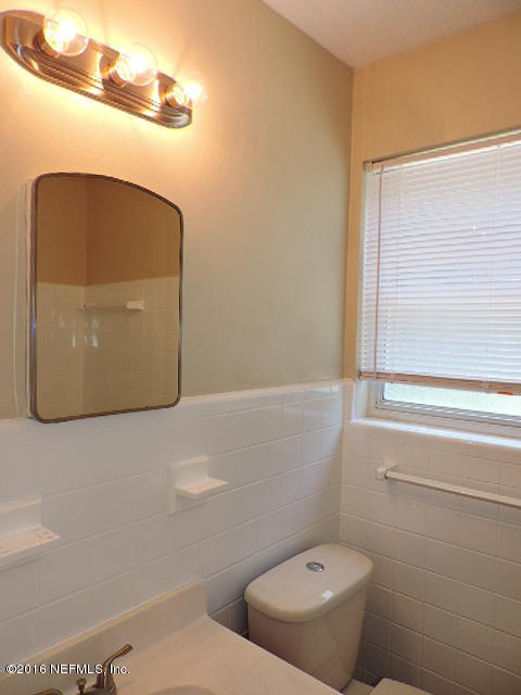 1204 Halifax Road Jacksonville, FL 32216 - Photo 23 of 28 2nd bath