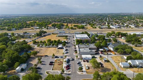 $275,000 | 113 West Live Oak Street, Hutto, TX 78634