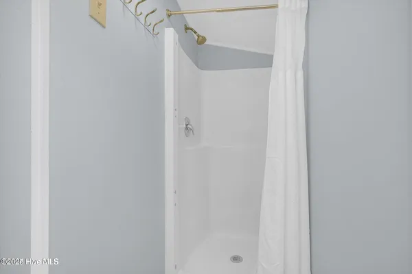 $2,300 | 714 Canal Drive, Carolina Beach, NC 28428