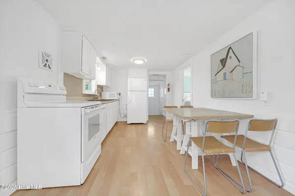 $2,300 | 714 Canal Drive, Carolina Beach, NC 28428