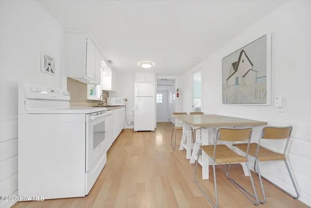 $2,400 | 714 Canal Drive, Carolina Beach, NC 28428