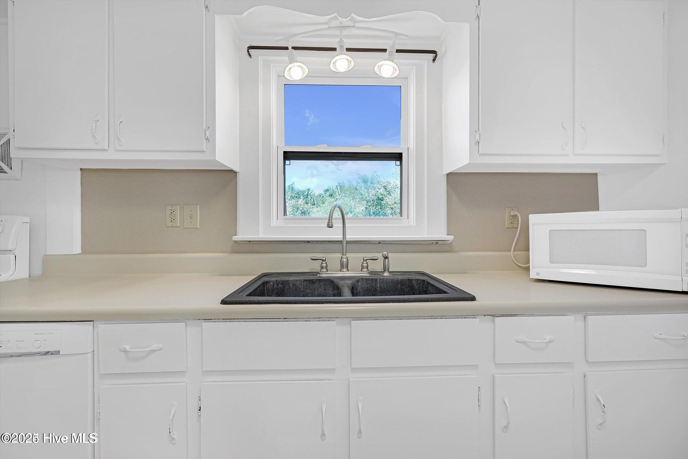 714 Canal Drive Carolina Beach, NC 28428 - Photo 8 of 16 18-kitchen_sink
