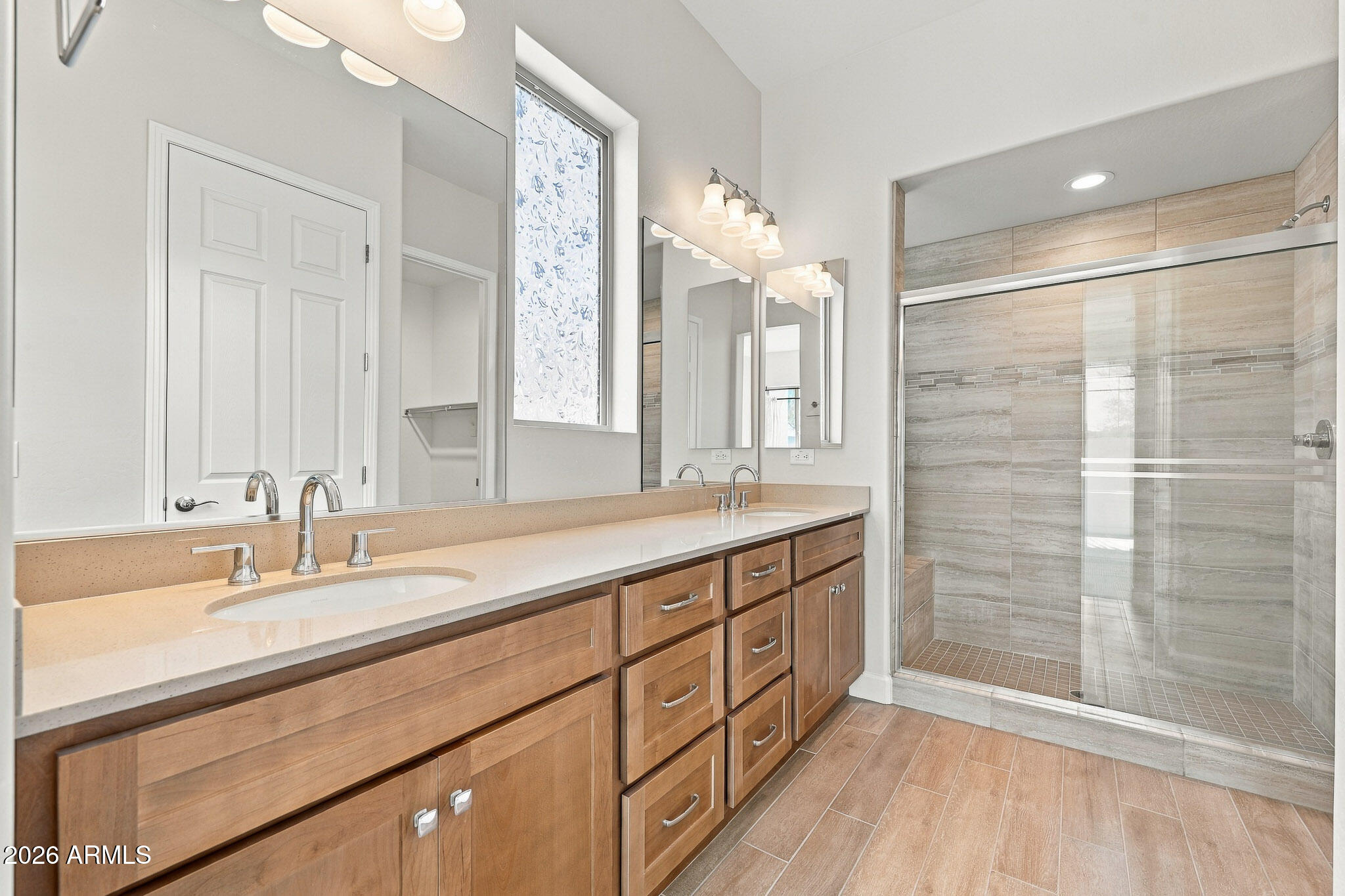 16837 West Almeria Road Goodyear, AZ 85395 - Photo 14 of 34 Primary Bathroom