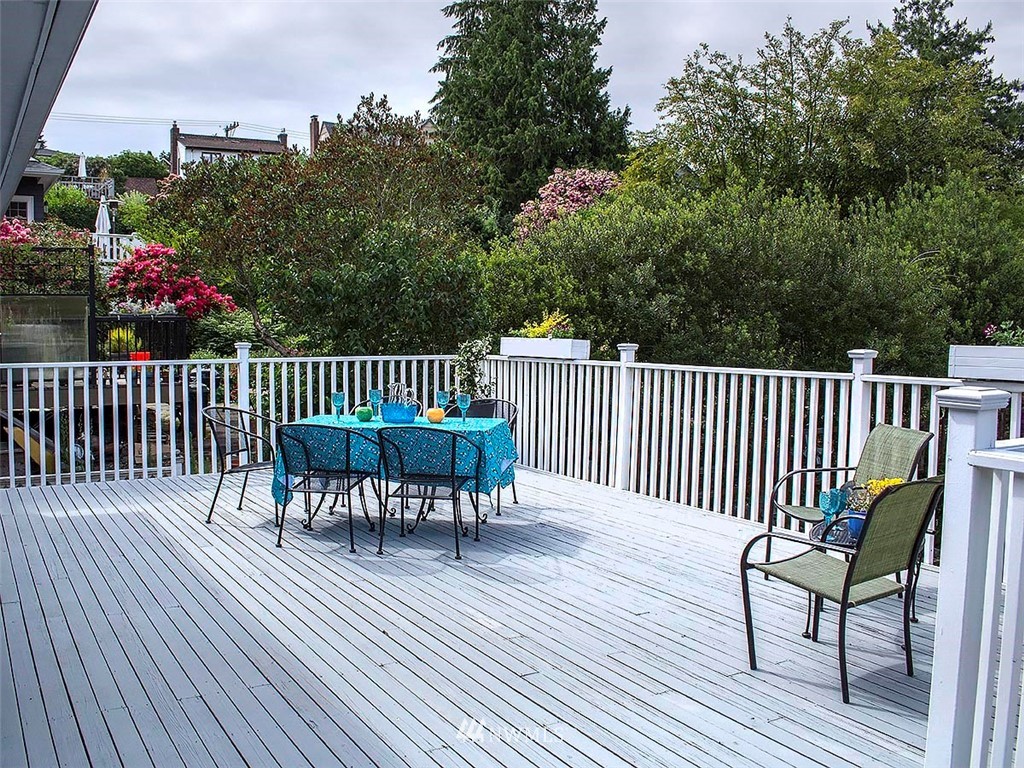 522 North 68th Street Seattle, WA 98103 - Photo 11 of 25 Gallery Image 11