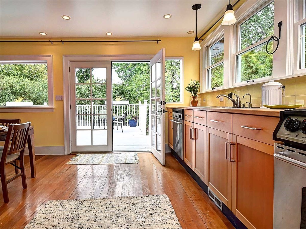 522 North 68th Street Seattle, WA 98103 - Photo 7 of 25 Gallery Image 7
