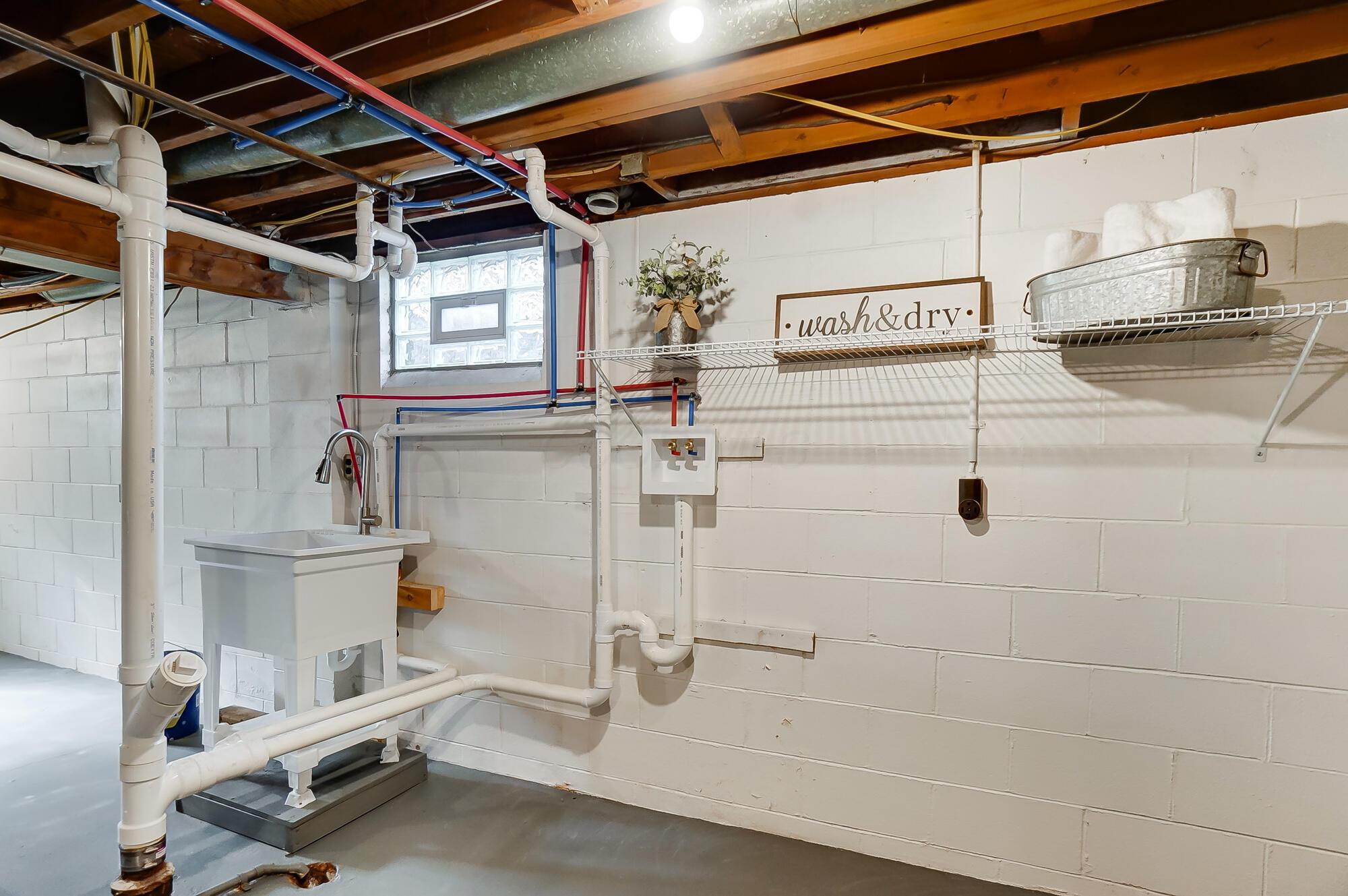 2777 Hillgate Road Columbus, OH 43207 - Photo 24 of 38 Utility/Laundry
