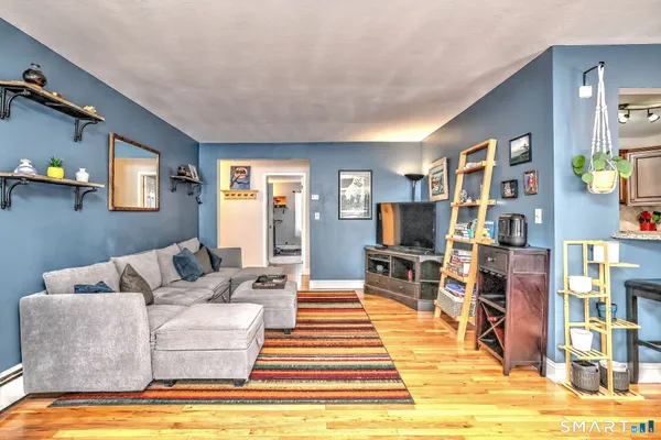 $275,000 | 135 Florence Road, Unit 1A, Branford, CT 06405
